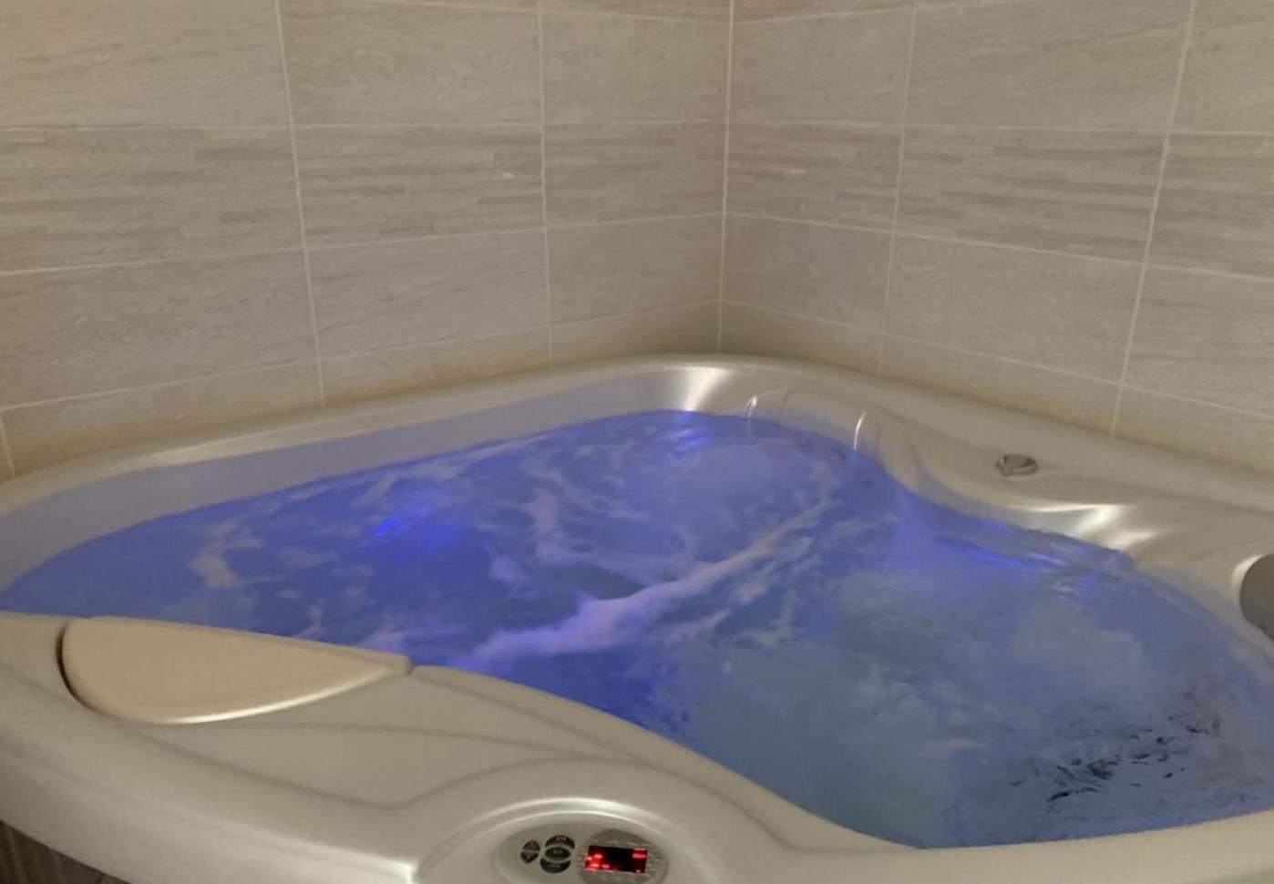 Villa Sejour Romantique Jacuzzi Interieur Prive